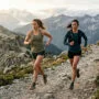 Women's Health Programme: ciência para corredoras de ultra 5 Women's Health Programme trail running duas corredoras em trilha alpina de montanha com foco em fisiologia feminina e saúde hormonal