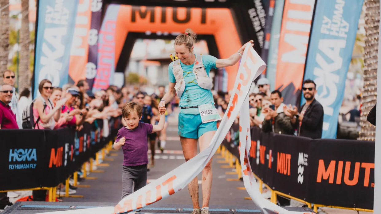 World Trail Majors: o circuito independente do trail mundial 10 Atleta chegando na prova da MIUT - World Trail Majors