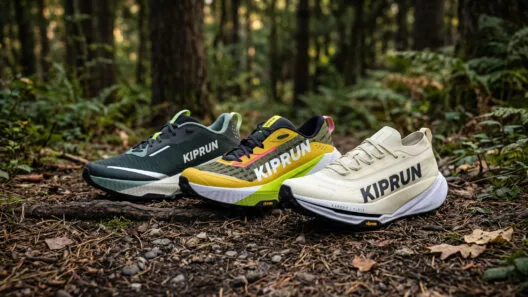 familia de tênis de trail kiprun kipsummit da decathlon