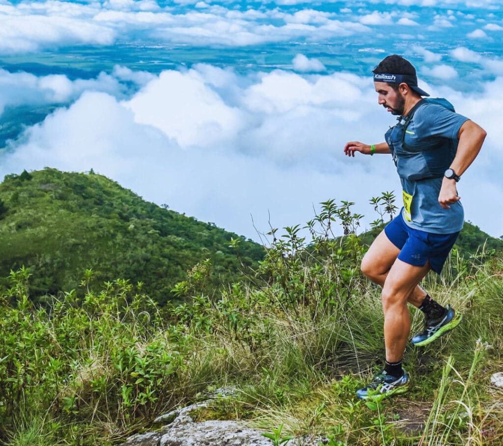 atleta no Circuito Kailash Trail Run - etapa Serra da Canastra