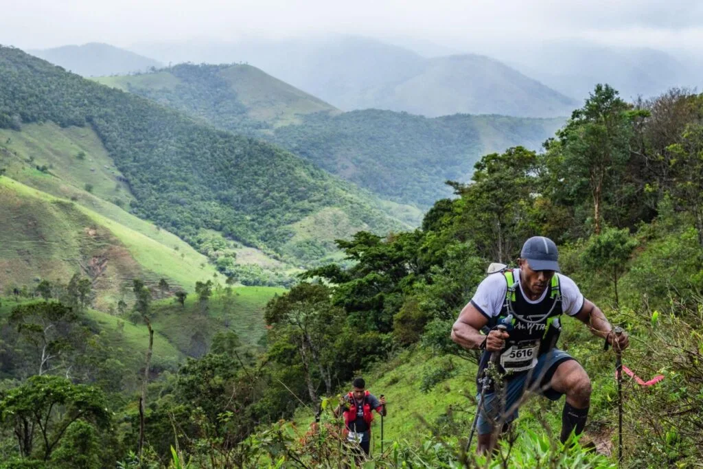 WTR World Trail Races: o maior circuito de trail do Brasil 13 Atletas de de trail run na Serra do Mar , etapa da WTR