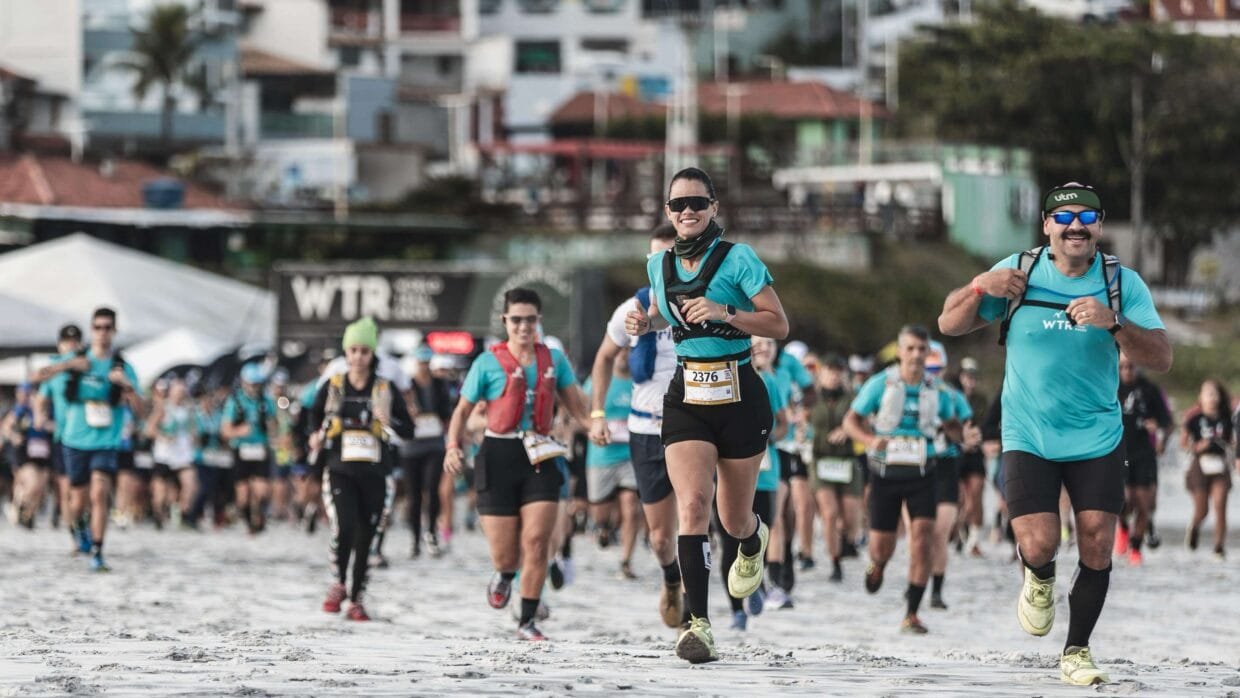 WTR Arraial do Cabo 2026: 30km no Caribe Brasileiro 10 Atletas correndo na WTR Arraial do Cabo 2026