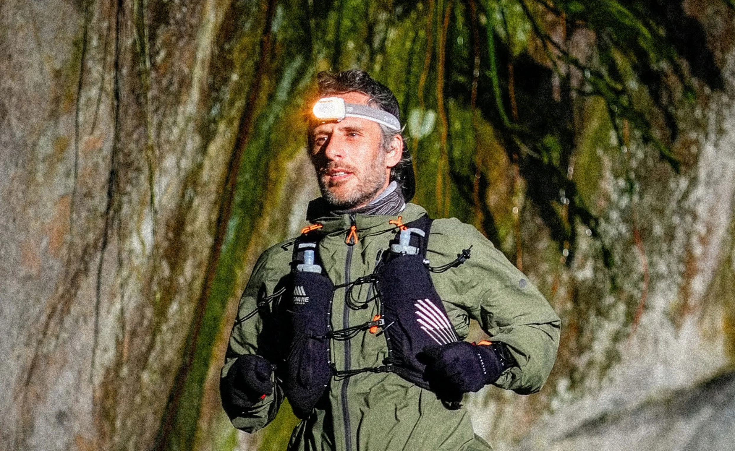 Testamos a laterna Nitecore ut27