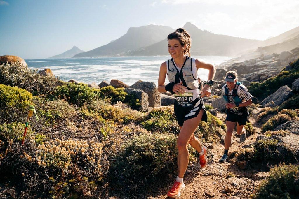Corredor na trilha em Cape Town, sede do Mundial de Trail 2027 na África do Sul